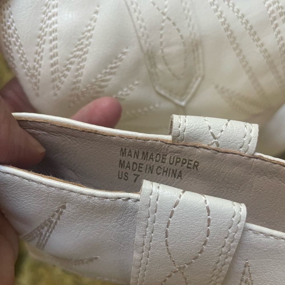 Society Women's Cream Heeled Boots - Picture 3 of 4